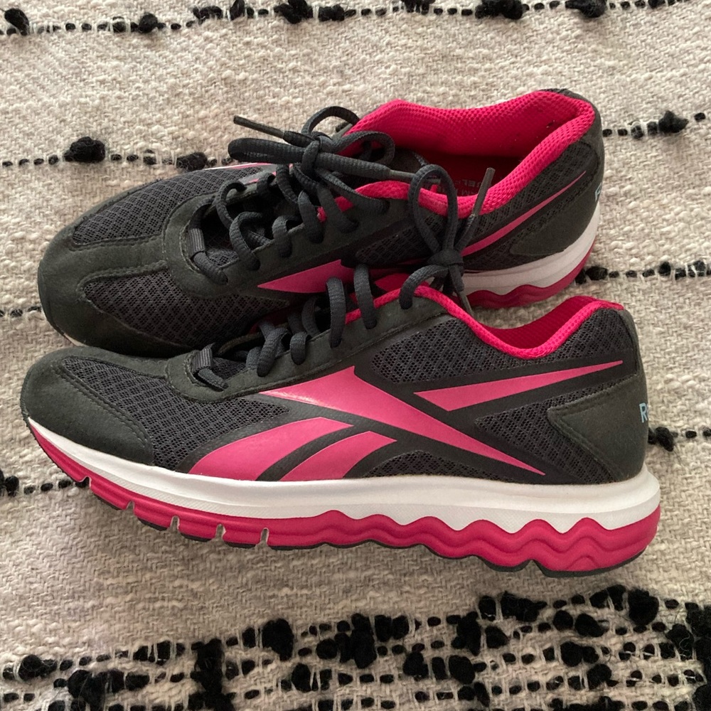 Women’s Reebok shoe
